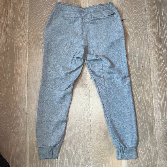 Nike Tech Fleece Joggers - Picture 3 of 4